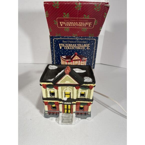 Vintage Victorian Village Collectibles BANK Hand Painted Porcelain Light Retired - Picture 2 of 12